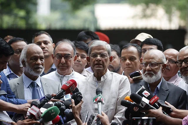 BNP secretary general Mirza Fakhrul talking to reporters after a meeting with the chief adviser at the State Guest House, Jamuna, in the capital on Monday.